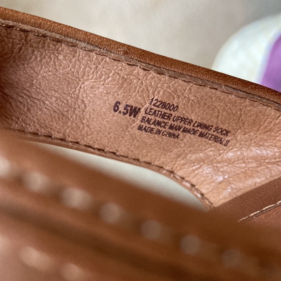 Sofft brand ✨like new✨ leather upper & insole with cork wedge heel. 6-1/2W - Picture 7 of 8